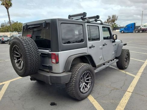 Used 2018 Jeep Wrangler Unlimited Sport S image 4