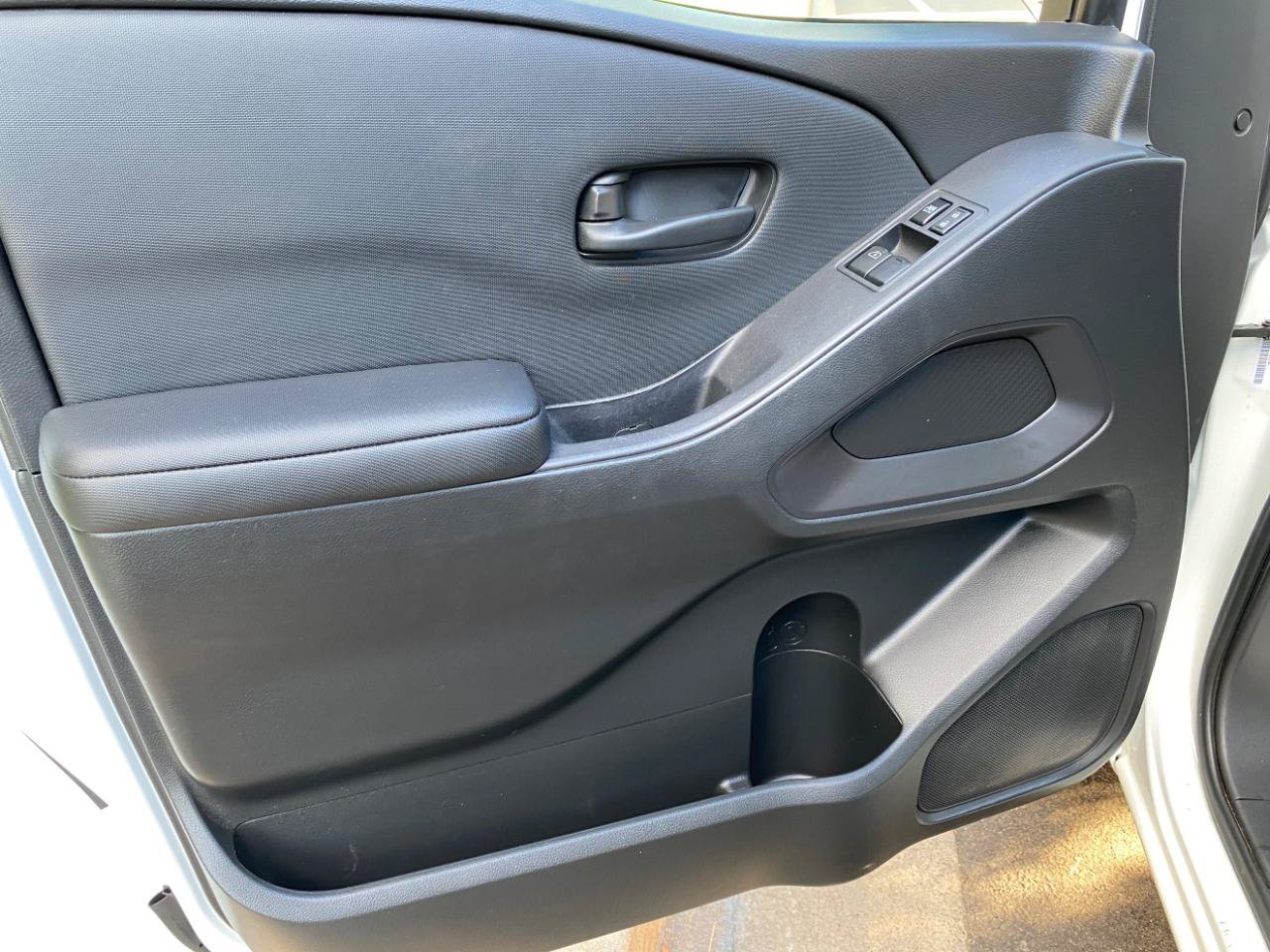 Used 2024 Nissan Frontier S RWD image 26