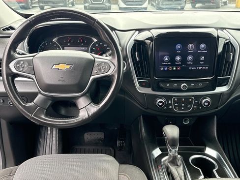 Used 2021 Chevrolet Traverse LT image 8