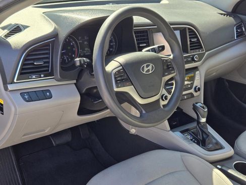 Used 2017 Hyundai Elantra SE FWD image 32