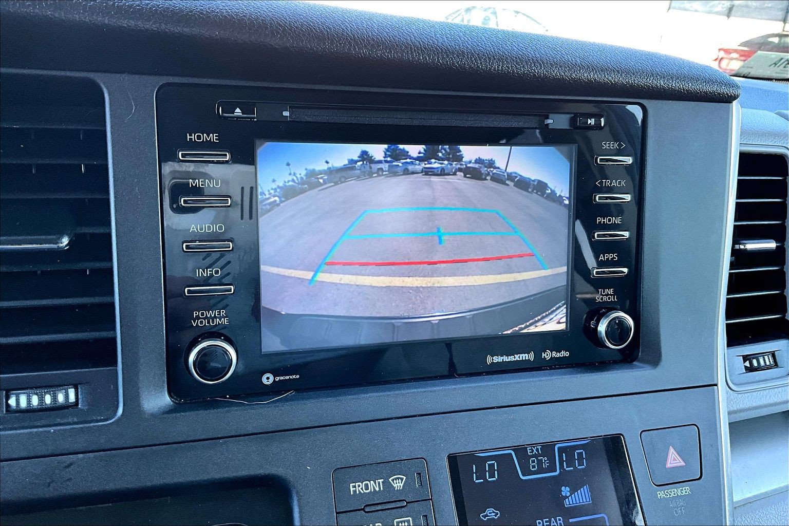 Used 2018 Toyota Sienna LE AWD/4WD image 18