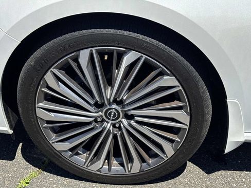 Used 2023 Nissan Altima 2.5 SL FWD image 10