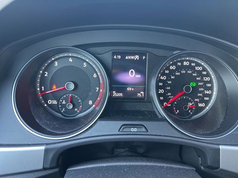 Used 2021 Volkswagen Atlas Cross Sport SE image 10