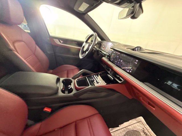Used 2024 Porsche Cayenne Coupe AWD/4WD image 41