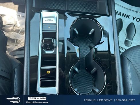 Used 2024 Volkswagen Atlas SE AWD/4WD image 17