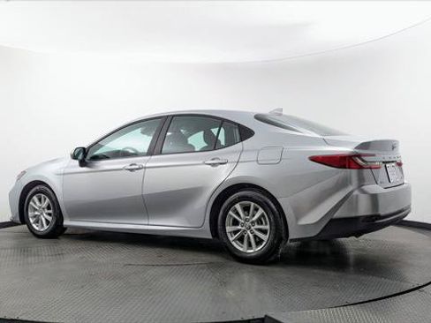 Used 2025 Toyota Camry LE FWD image 6