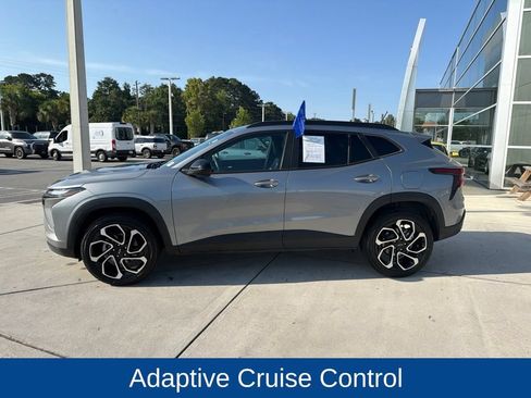 Used 2024 Chevrolet Trax RS w/ Driver Confidence Package FWD image 4