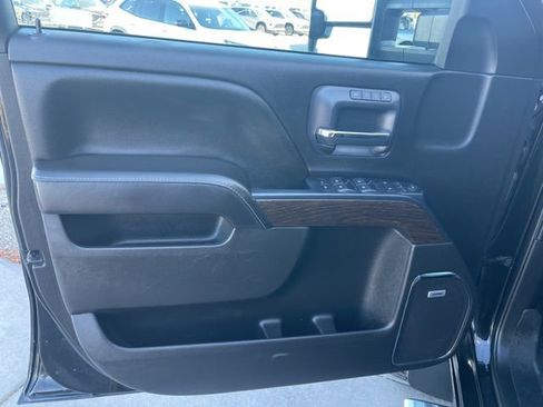 Used 2018 GMC Sierra 3500 Denali w/ Duramax Plus Package image 15