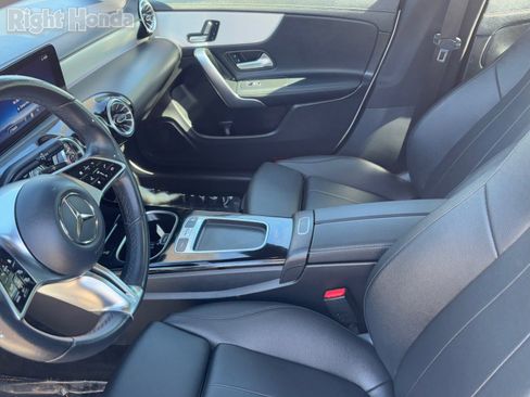 Used 2025 Mercedes-Benz CLA 250 4MATIC image 19