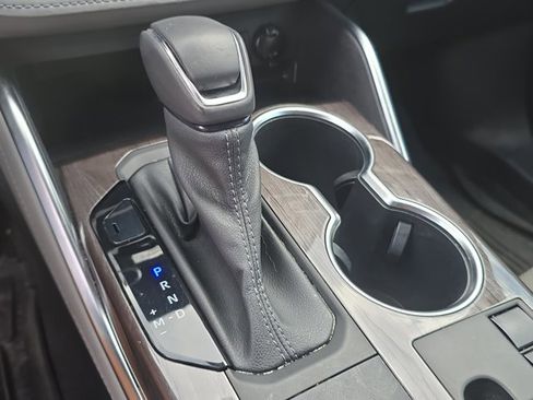 Used 2023 Toyota Highlander Limited FWD image 14