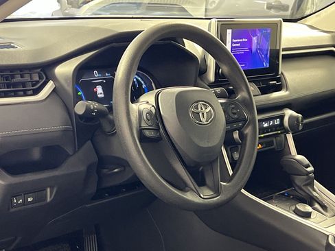 Used 2025 Toyota RAV4 XLE AWD/4WD image 16