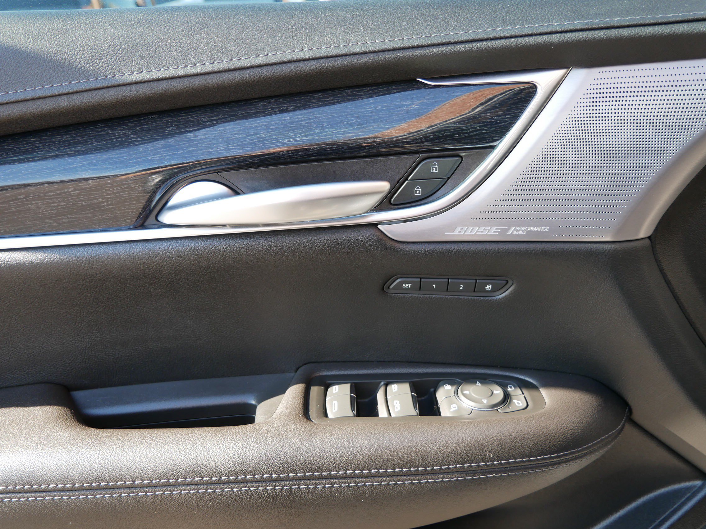 Used 2023 Cadillac XT5 Premium Luxury w/ Technology Package AWD/4WD image 9