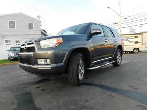 Used 2011 Toyota 4Runner Limited AWD/4WD image 4