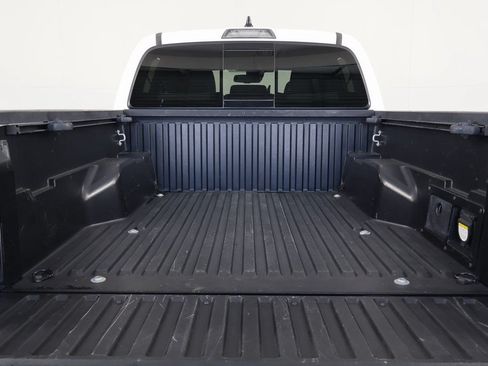 Used 2022 Toyota Tacoma TRD Sport w/ Technology Package RWD image 14