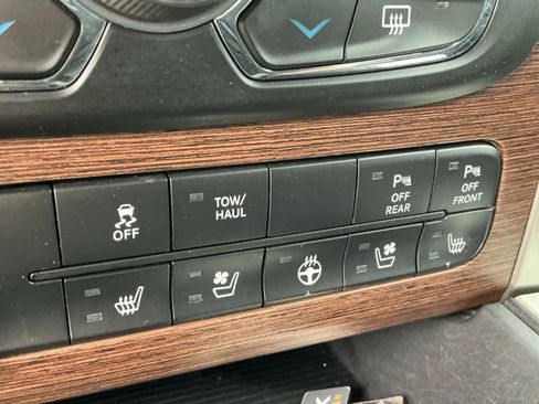 Used 2017 RAM 1500 Laramie w/ Convenience Group image 32