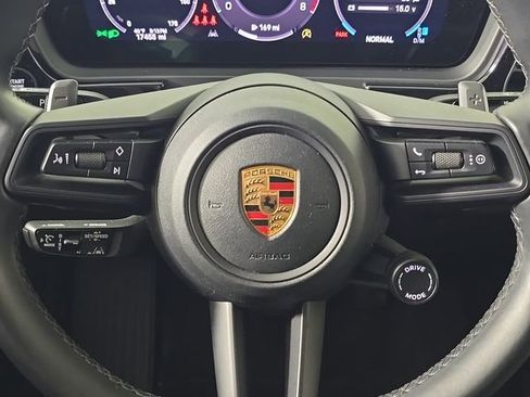 Certified 2024 Porsche Cayenne image 27