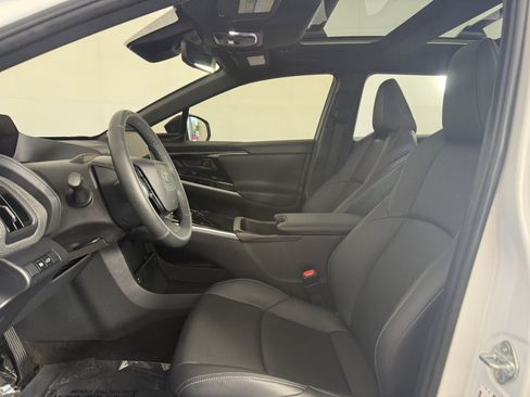 Used 2025 Toyota bZ4X AWD image 17