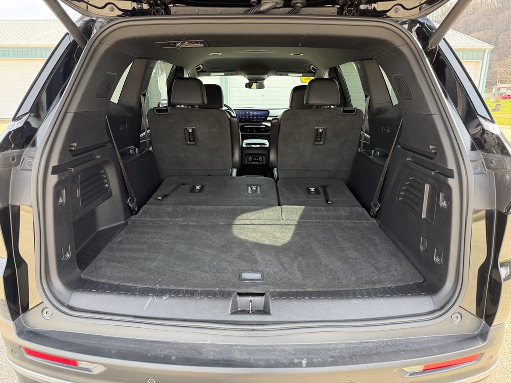 Used 2025 Buick Enclave Preferred AWD/4WD image 11