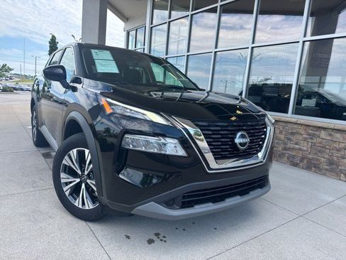 Used 2023 Nissan Rogue SV AWD/4WD image 2