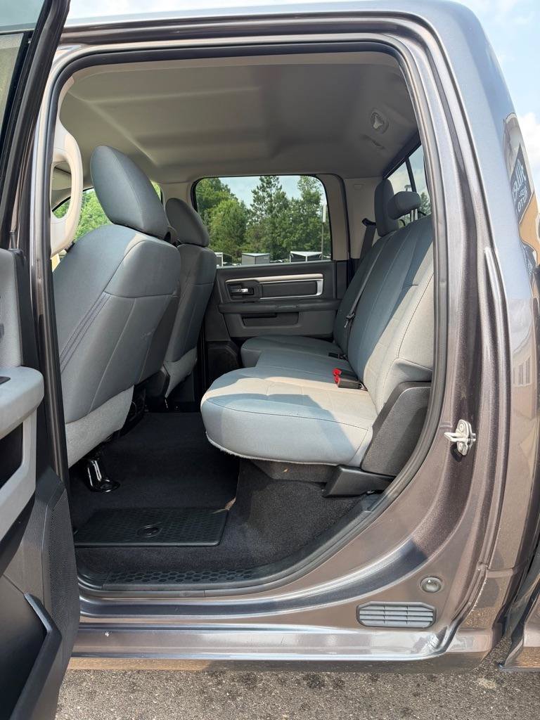 Used 2018 RAM 1500 Classic SLT AWD/4WD image 14