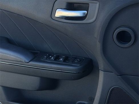 Used 2022 Dodge Charger R/T w/ Blacktop Package image 15