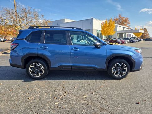 Used 2025 Subaru Forester Premium image 6