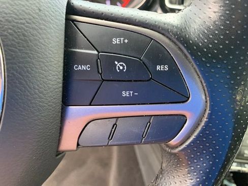 Used 2022 Dodge Durango SXT w/ Blacktop Package AWD/4WD image 29