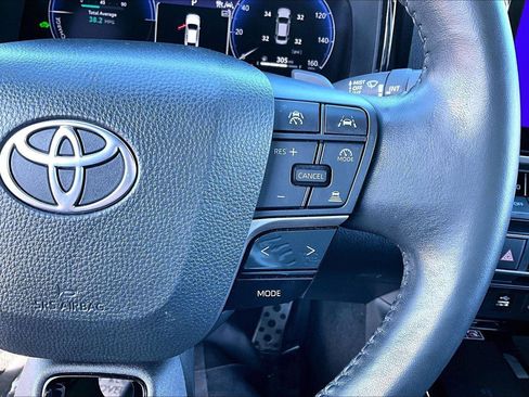 Used 2025 Toyota Camry XSE image 17