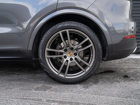 Certified 2021 Porsche Cayenne image 22