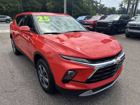 Used 2025 Chevrolet Blazer LT FWD image 10