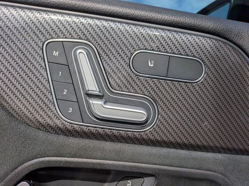 Used 2021 Mercedes-Benz GLB 250 image 14