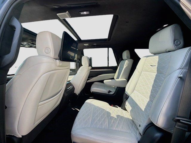 Certified 2025 Cadillac Escalade Sport Platinum w/ LPO, ONYX Package AWD/4WD image 28