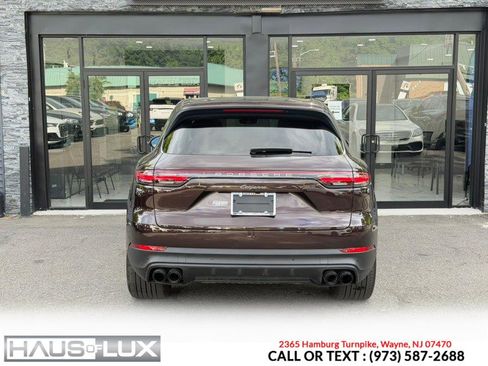 Used 2023 Porsche Cayenne Platinum Edition AWD/4WD image 21