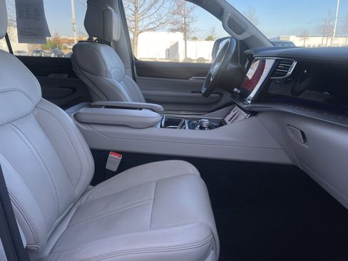 Used 2024 Jeep Grand Wagoneer Series I w/ Flexible Seating Group image 31