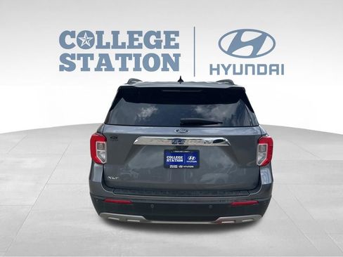 Used 2022 Ford Explorer XLT w/ Equipment Group 202A RWD image 11