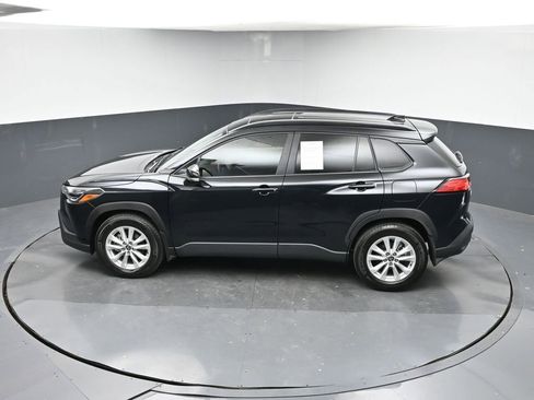 Used 2025 Toyota Corolla Cross LE image 40