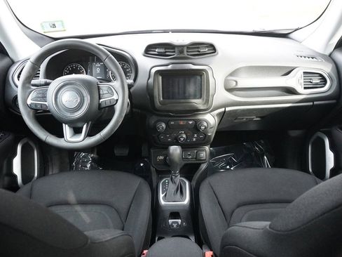 Used 2018 Jeep Renegade Latitude image 31