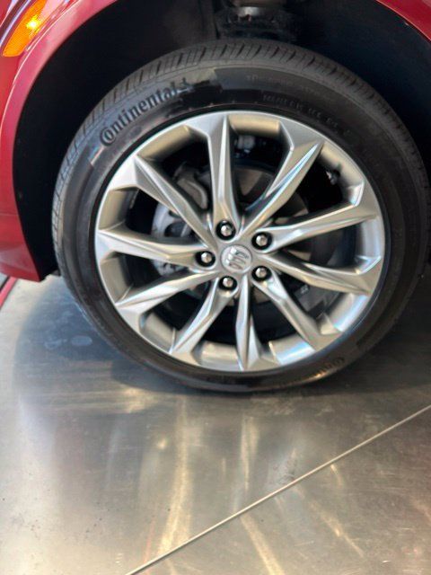 Used 2025 Buick Encore GX Avenir w/ Avenir Technology Package AWD/4WD image 5