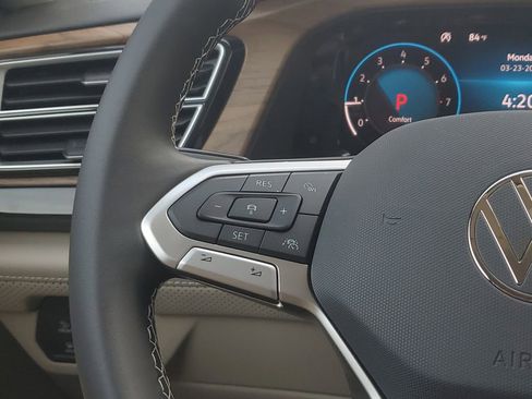 New 2026 Volkswagen Atlas SE FWD image 22