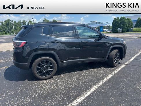 Used 2024 Jeep Compass Latitude w/ Convenience Group AWD/4WD image 9