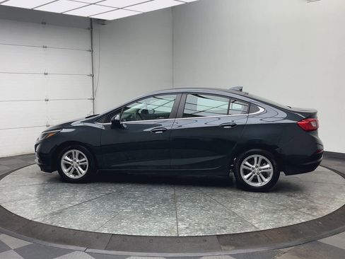 Used 2018 Chevrolet Cruze LT w/ Convenience Package image 32