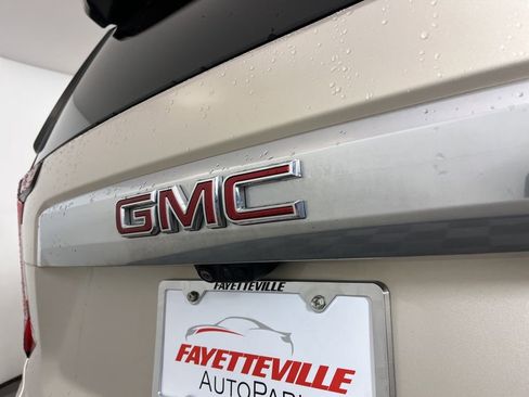 Used 2021 GMC Yukon Denali w/ Denali Premium Package image 14