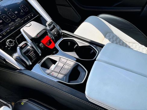 Used 2019 Lamborghini Urus AWD/4WD image 16