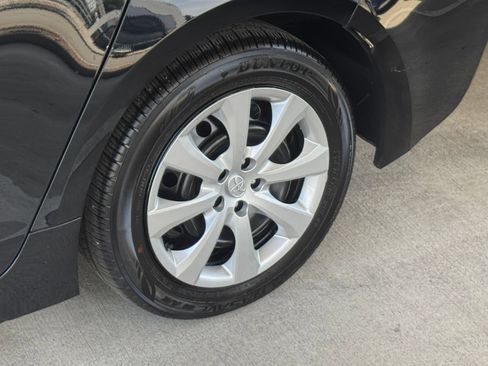 Used 2025 Toyota Corolla LE FWD image 30