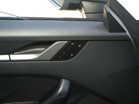 Used 2021 Porsche 911 Carrera image 24