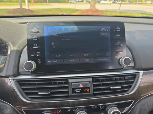 Used 2018 Honda Accord Sport image 21