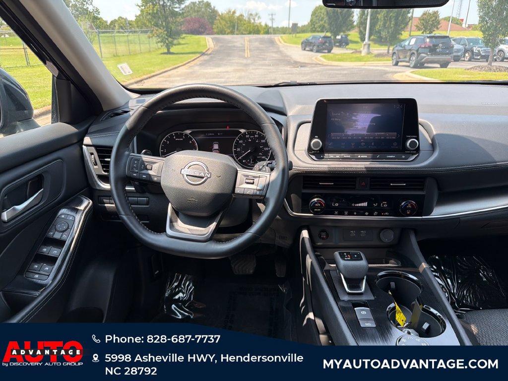 Used 2025 Nissan Rogue SV AWD/4WD image 28