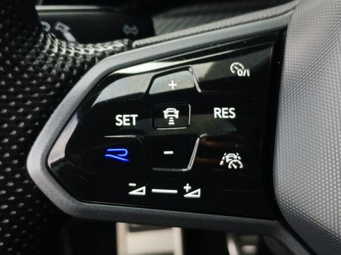 Used 2024 Volkswagen Golf R AWD/4WD image 11