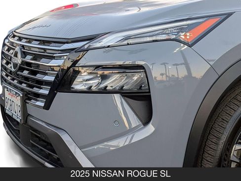 Certified 2025 Nissan Rogue SL w/ Tech Package image 11
