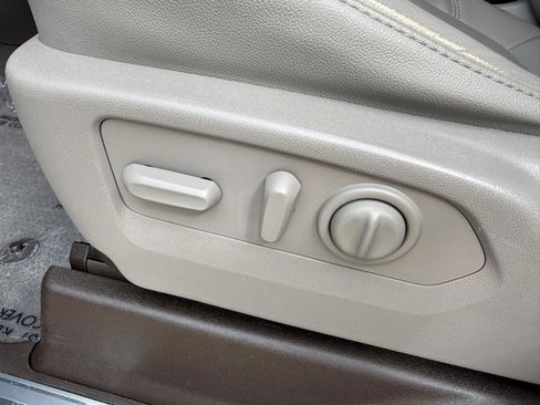 Used 2019 GMC Sierra 1500 SLT image 16